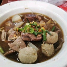 เกาเหลาหมู น้ำตก
