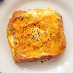 โทสต์ไข่ ชีส ชีส (ผลไม้เคียง 3 ชนิด)