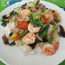 ผัดผักรวมกุ้ง