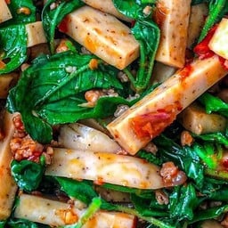 ข้าวกระเพราหมูยอใข่ดาว