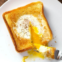 โทสต์ไข่ เพลน เพลน (ผลไม้เคียง 3 ชนิด)