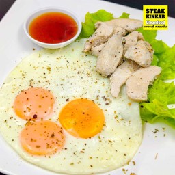 ไข่ดาวไร้มัน เพิ่มอกไก่ 570 kcal