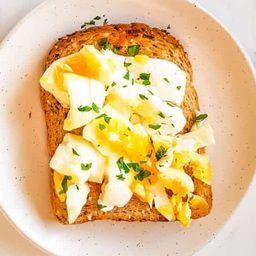 โทสต์ไข่ ไข่มะตูม เอ็กซ์ตร้า (ผลไม้เคียง 3 ชนิด)