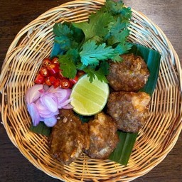 หมูสับทอดปลาเค็ม(Stir Fried Minced Pork with Fried Salted Fish)