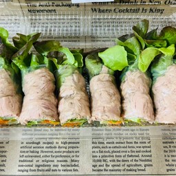 สลัดโรลทูน่า