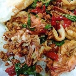 ข้าวกะเพรารวมมิตร