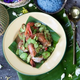 ผัดสะตอกุ้งสด(Stir Fried Sato with Fresh Shrimp)