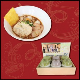 ราเมงต้มยำหมู + ขนมถ้วยคอนโด