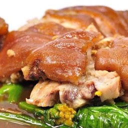 ขาหมูเป็นกับข้าว
