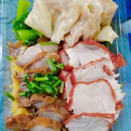 บะหมี่เกี๊ยวปู ตึกดิน