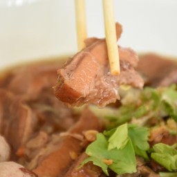 ก๋วยเตี๋ยวหมูธรรมดา เลือกได้2 อย่าง