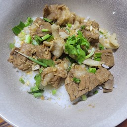 ข้าวต้มแห้งกระดูกหมู+น้ำซุป