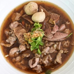 ก๋วยเตี๋ยวหมูพิเศษ