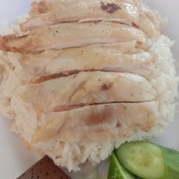 ก๋วยเตี๋ยวไก่ตุ๋น ข้าวมันไก่
