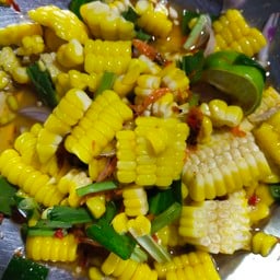ยำข้าวโพดปลากรอบ