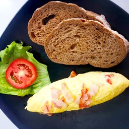 Omelette ham and bacon and cheese