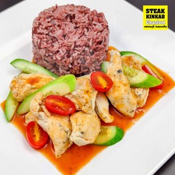 ข้าวผัดเปรี้ยวหวานสเต็กไก่ 390 Kcal