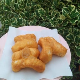 เจ๊ยาปาท่องโก๋ดีบอน