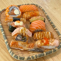 กล่องสุ่ม300บาท 10แถมฟรี1ชิ้น