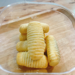 คุกกี้หนอนไส้สับปะรด