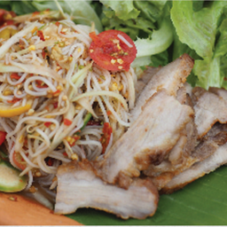 ตำซั่วคอหมูย่าง