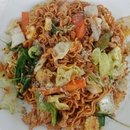 มาม่าผัดขี้เมากุ้ง