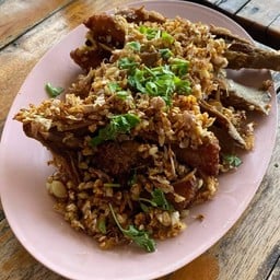 เชิงปลากรายทอดกระเทียม