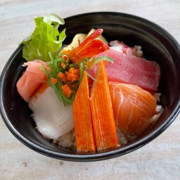 ข้าวหน้าปลาดิบรวม