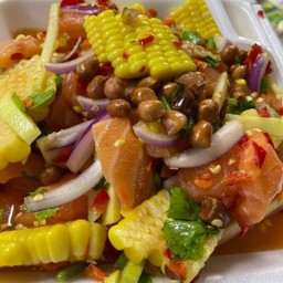 ยำข้าวโพดไข่เค็ม