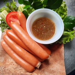 ไส้กรอกไก่หนังกรอบนึ่งสมุนไพร+น้ำจิ้มซีฟู๊ด