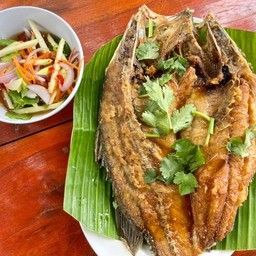 ปลากระพงทอดน้ำปลา