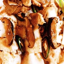 ้ป่อเปี๊ยะขาหมู ข้าวหมูทอดจิ้มแจ่ว ข้าวยำหมูทอด ข้าวยำไก่แซบ ข้าวไก่เทอริยากิ ข้าวไก่ทอดแกงกะหรี่ญี่