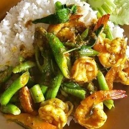 ข้าวเครื่องแกงกุ้ง