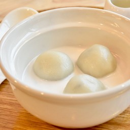 บัวลอยไส้งาดำ+ไข่หวาน (new)