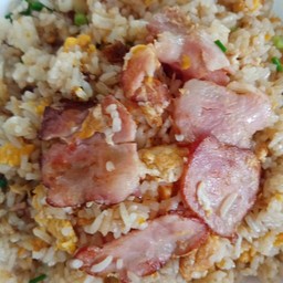 ข้าวผัดเบค่อน