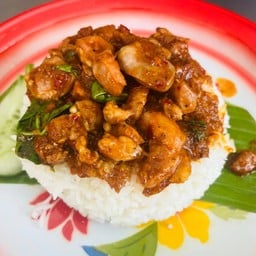 พริกแกงเครื่องในไก่ ราดข้าว