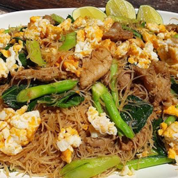 ผัดซีอิ้วเส้นหมี่