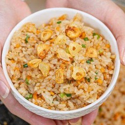 ข้าวผัดกระเทียม