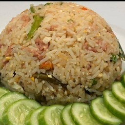 ข้าวผัดแหนม