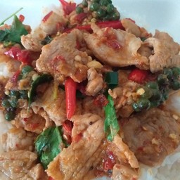 ข้าวราดผัดพริกแกงหมู