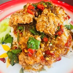 กะเพราหมูเด้งวุ้นเส้นราดข้าว