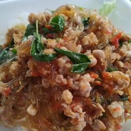 ข้าวผัดกระเพราวุ้นเส้นหมูสับ