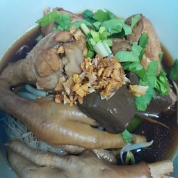 เติ้ลก๋วยเตี๋ยวไก่ตุ๋น