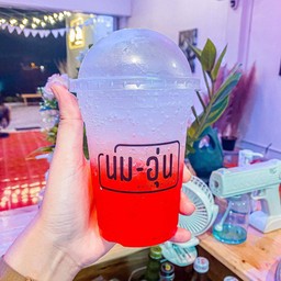 สตอเบอรี่โซดา