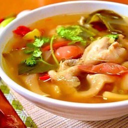 ต้มยำน่องไก่น้ำใส