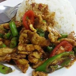 ข้าวเครื่องแกงหมู