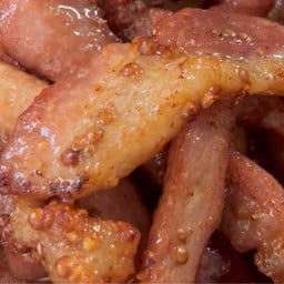 หมูคุณยาย 70 ปี นานจนยายไม่อยู่ แต่หมูยังอยู่