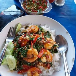 กระเพากุ้งโคตรจุก