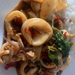 กระเพาปลาหมึกจุกๆ