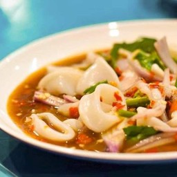 ยำปลาหมึก